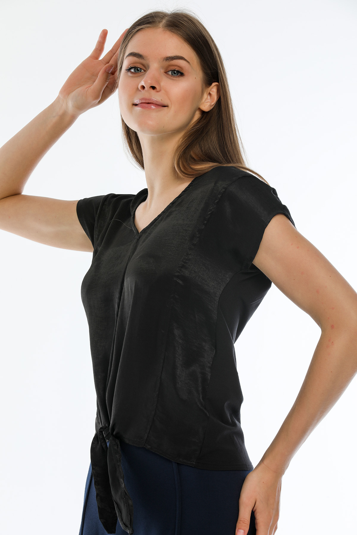 Perla Blanca Siyah Kuşaklı Kadın Bluz