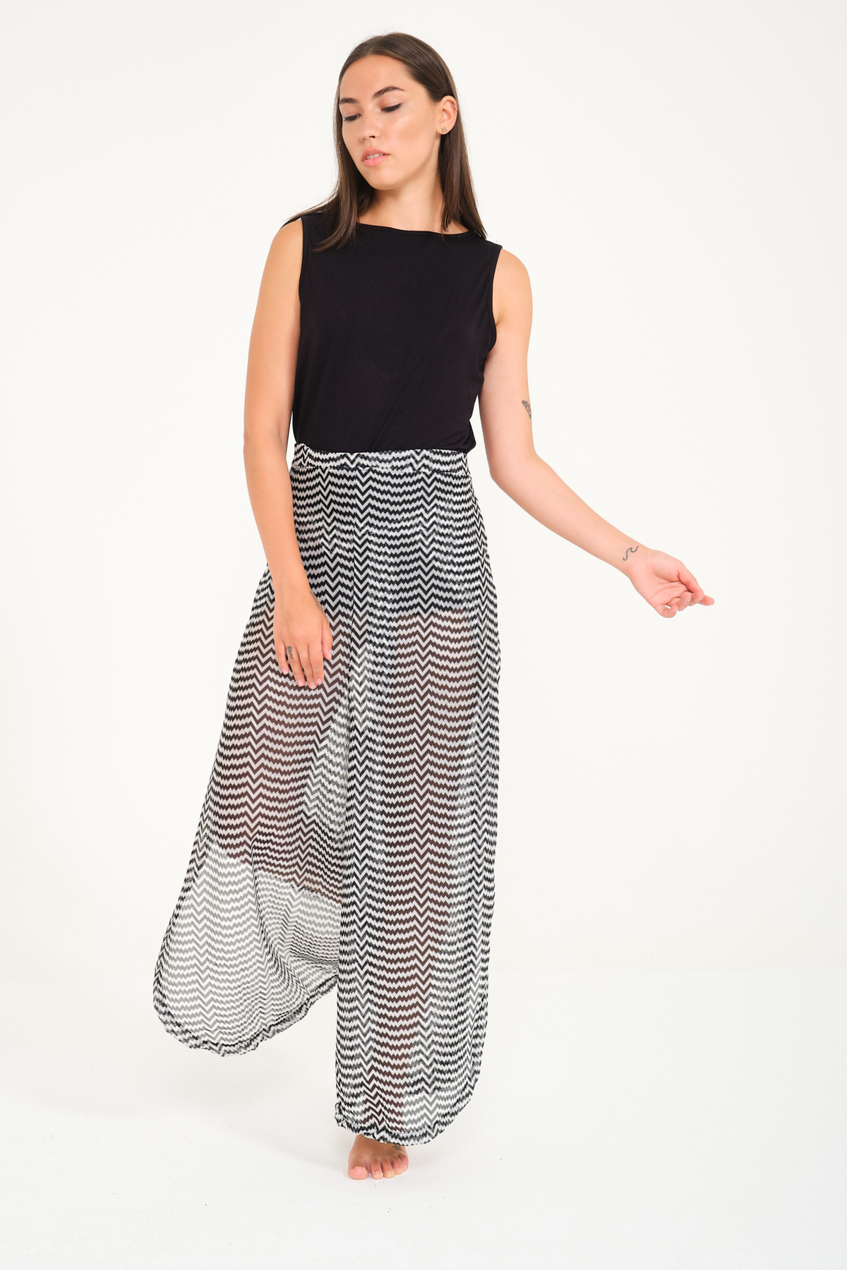 Siyah Beyaz Çizgili Pantolon ve Elbise Özellikli Kemerli Tül Pareo